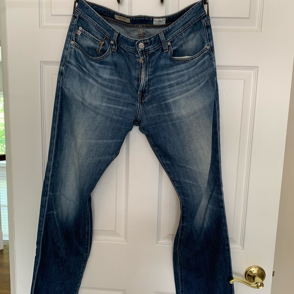 Adriano Goldschmied AG The Graduate Tailored Leg Medium Distressed Wash MenJeans